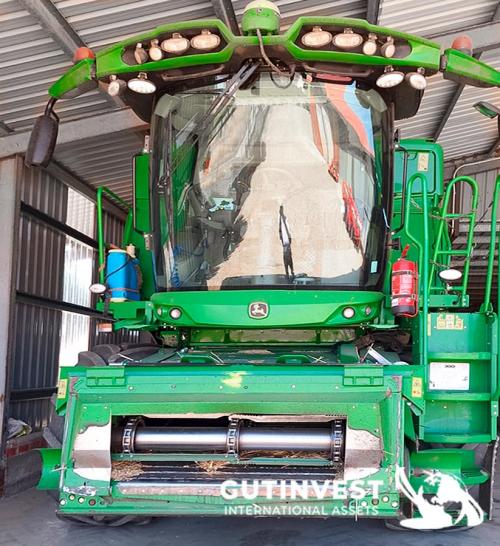 John Deere T560i